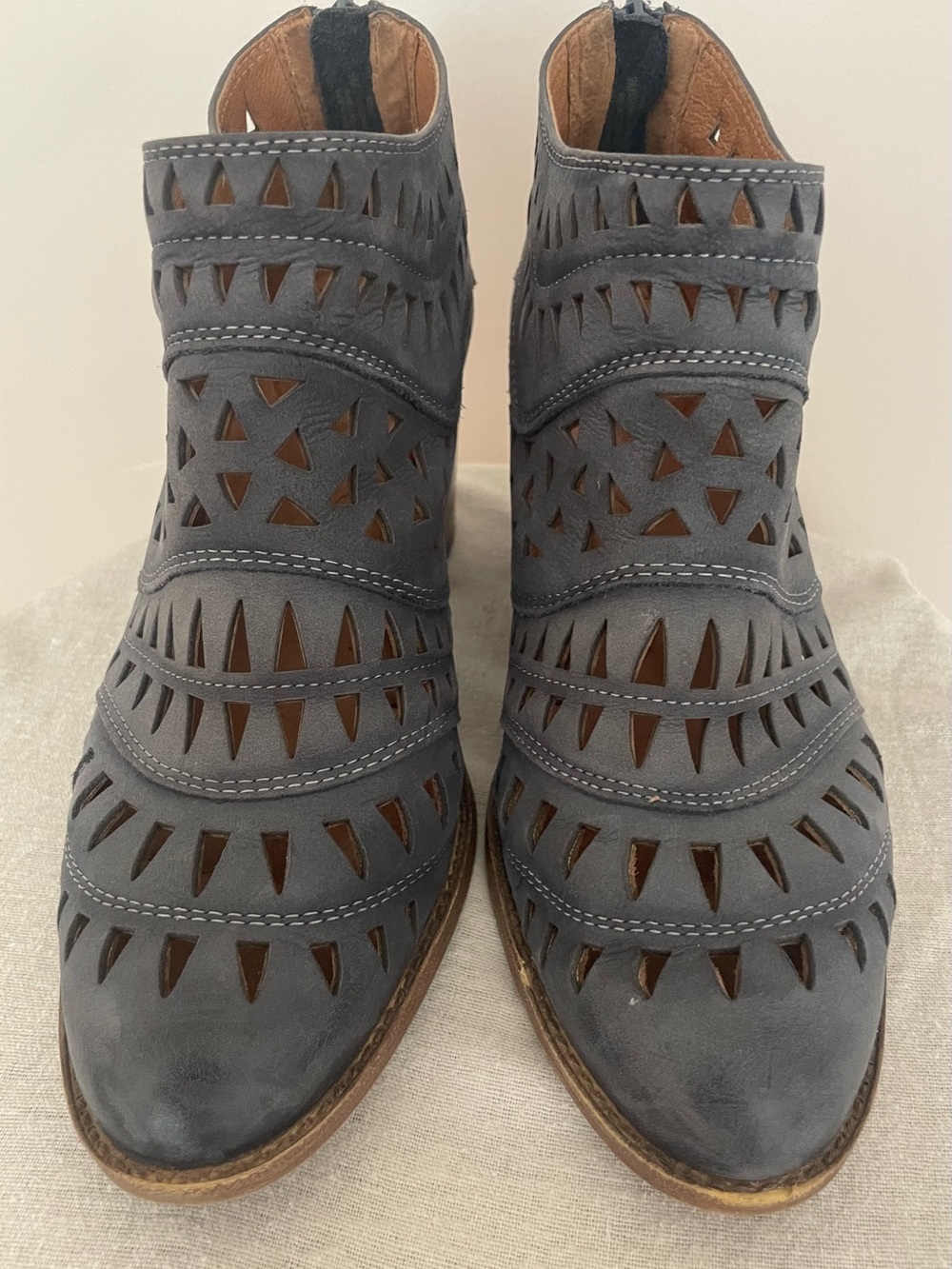 Women’s Söfft Cutout Ankle Boots - Blue/Gray Leather